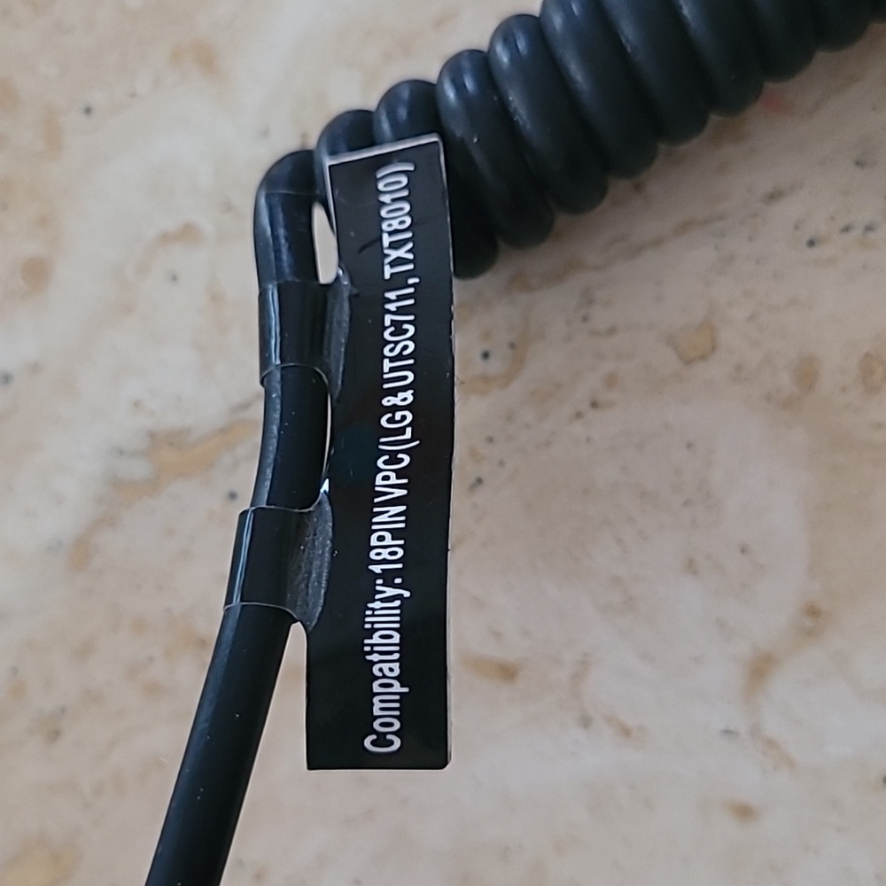 Verizon Car Charger - Picture 2 of 12